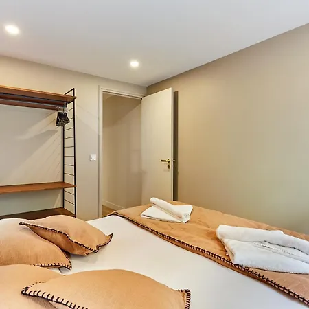Apartment Centre De By Studioprestige *